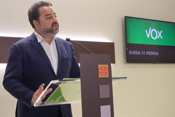 Archivo - El diputado de Vox en las Cortes de Aragón, David Arranz.