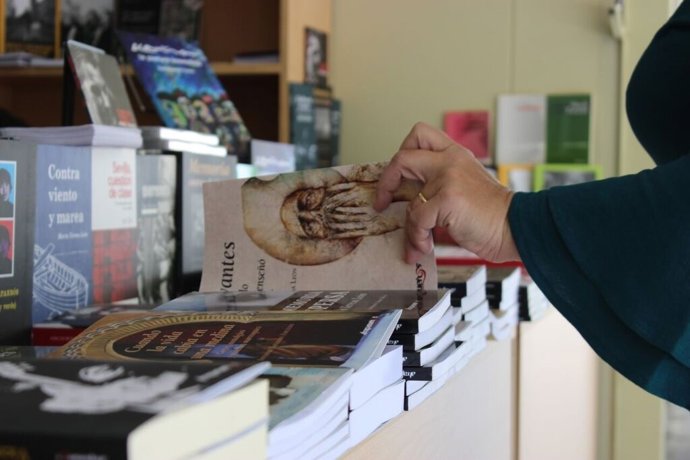 Archivo - Feria del libro en imagen de archivo.