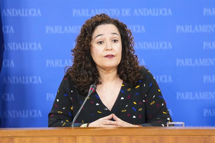 La portavoz del Grupo Por Andalucía, Inma Nieto, este miércoles en rueda de prensa en el Parlamento.