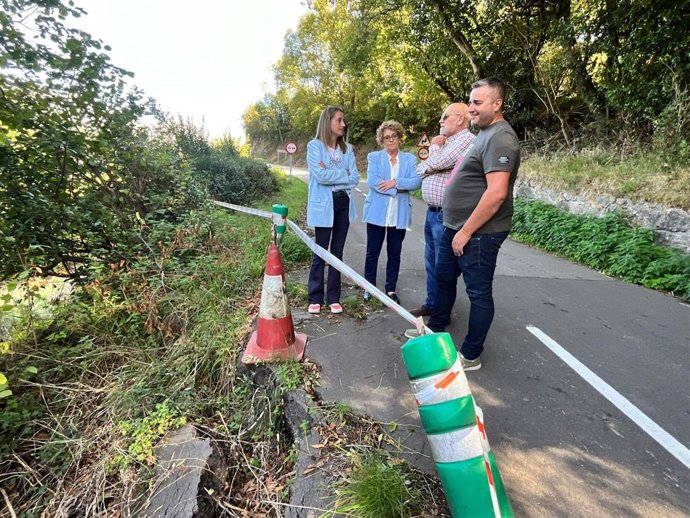 La diputada regional y portavoz de Infraestructuras del Partido Popular, Cristina Vega, visita la carretera AS-231, que conecta Lena con Riosa y Morcín.