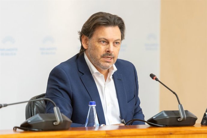 El secretario xeral de Emigración, Antonio Rodríguez Miranda, en comisión parlamentaria