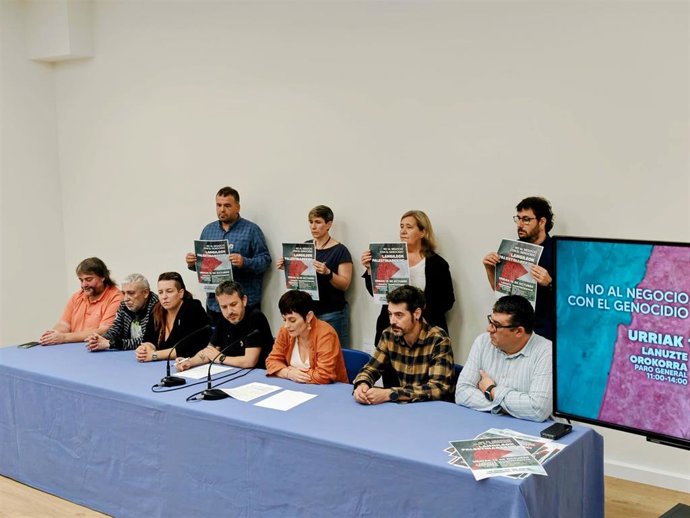Representantes de CCOO Euskadi, LAB, UGT Euskadi, ESK, Steilas, CGT, Etxalde e Hiru presentan sus movilizaciones en favor de Gaza
