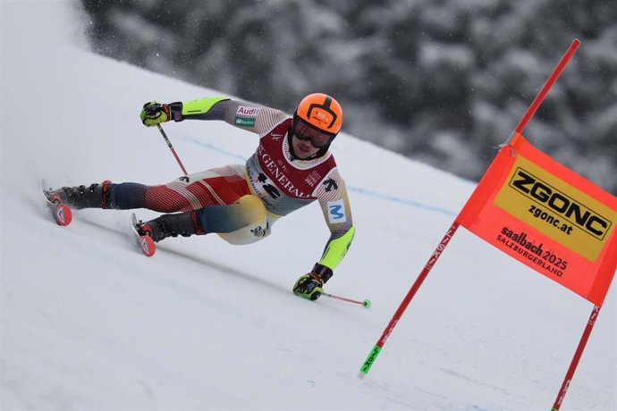 El esquiador español Albert Ortega.