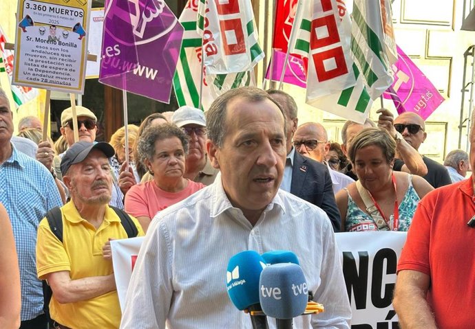 El secretario de Políticas de Estado de Bienestar del PSOE-A ha pedido a la Junta más atención, recursos y compromiso con personas mayores y dependientes y ha pedido saber a cuántas mujeres les han afectado los fallos en el programa de detección de cáncer