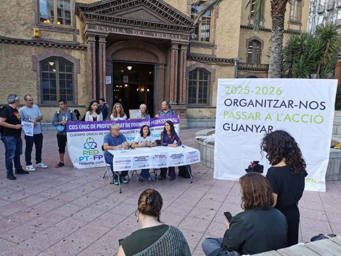 Roda de premsa amb la portaveu d'Ustec·Stes, Iolanda Segura