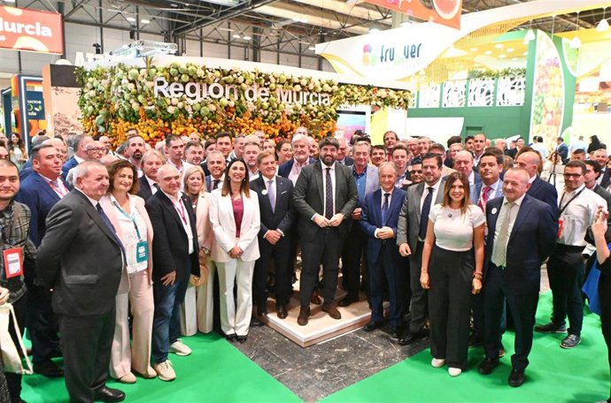 El presidente de la Comunidad, Fernando López Miras, asiste en Madrid a la Feria Internacional de Frutas y Hortalizas Fruit Attraction 2025