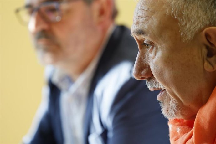 El secretario geneal de UGT, Pepe Álvarez, junto al responsable del sindicato en La Rioja, Jesús Izquierdo