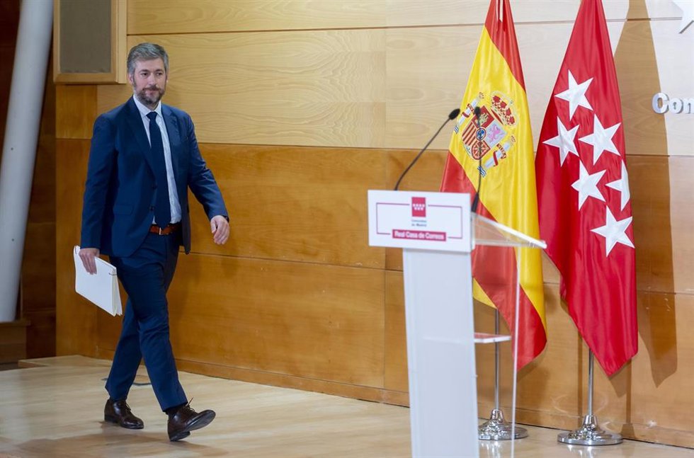 El consejero de la Presidencia, Miguel Ángel García, durante una rueda de prensa,