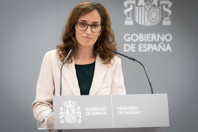 A Ministra da Saúde, Mónica García, apresenta o estudo das informações correspondentes às interrupções voluntárias da gravidez realizadas na Espanha durante o ano de 2024, a partir de 1º de outubro de 2025, em Madri (Espanha).