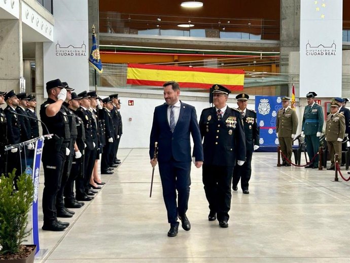 Acto institucional celebrado en el pabellón ferial de Ciudad Real con motivo del patrón del Cuerpo, los Santos Ángeles Custodios.