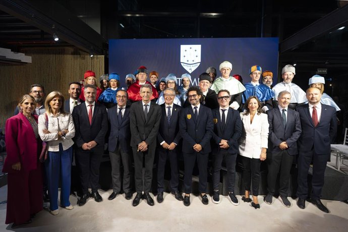 Autoridades y cuerpo académico de UTAMED