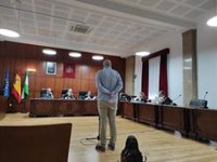 Se enfrenta en Jaén a ocho años de cárcel tras ser acusado de agredir sexualmente a su "mejor amiga"