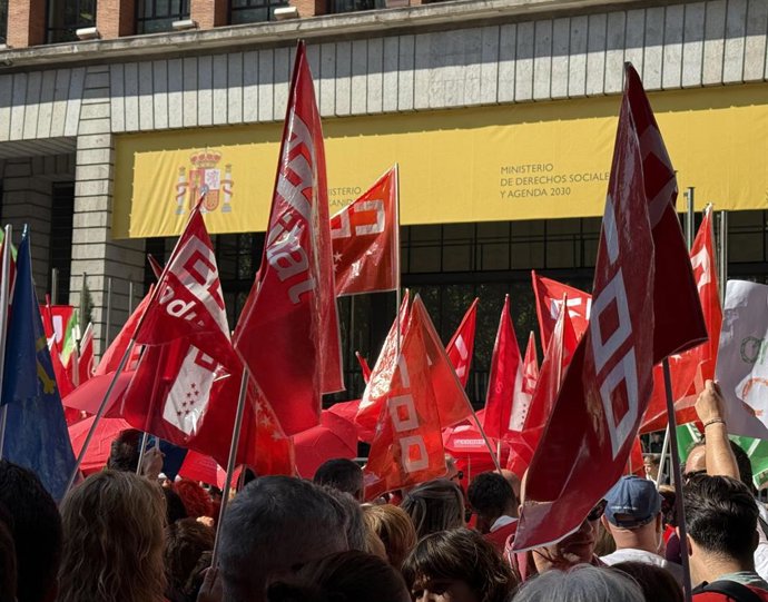 Sindicatos amenazan con "acciones contundentes" si Sanidad y CCAA deciden cerrar la negociación del Estatuto Marco