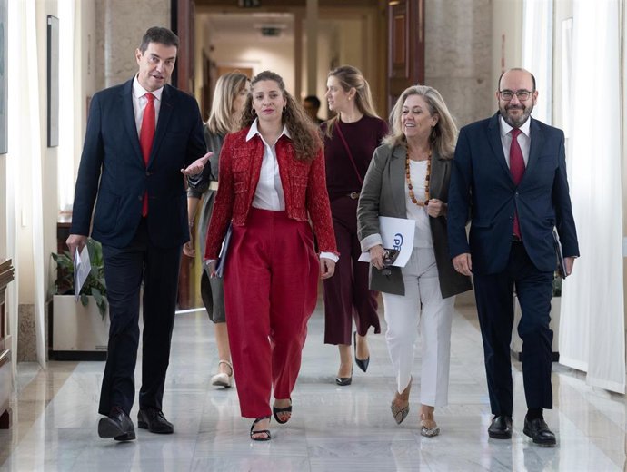 La portavoz del PP en el Congreso, Ester Muñoz,  a su llegada a una reunión de la Junta de Portavoces, en el Congreso de los Diputados, a 1 de octubre de 2025, en Madrid (España).