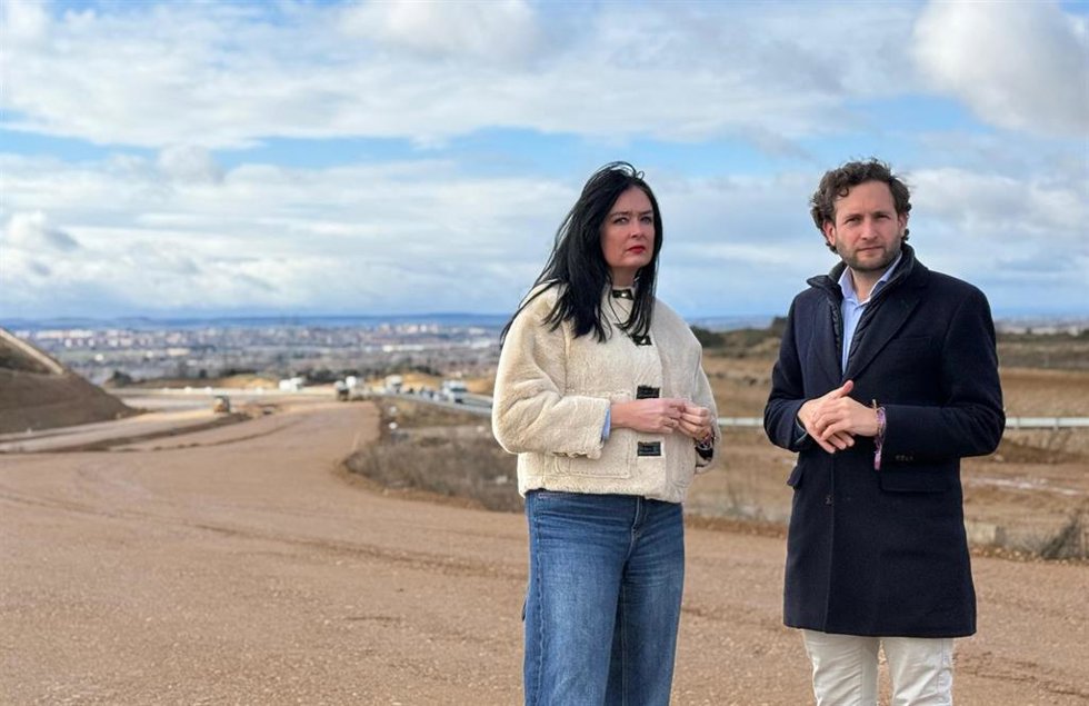 Archivo - La alcaldesa de Huesca, Lorena Orduna, y el presidente de la Diputación Provincial de Huesca (DPH), Isaac Claver.