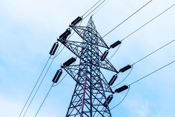 Archivo - Torre de energía eléctrica