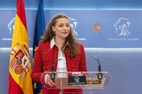 El PP niega que sus recetas en inmigración se deban a los sondeos y pide a Vox "preocuparse por Sánchez" y no por Feijóo