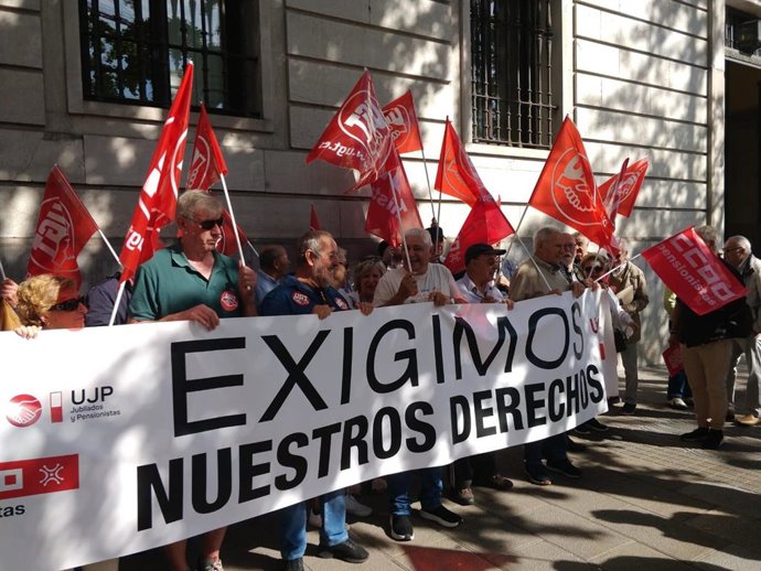 Los jubilados y pensionistas de UGT y CCOO reclaman políticas "positivas" en el Día de las Personas Mayores