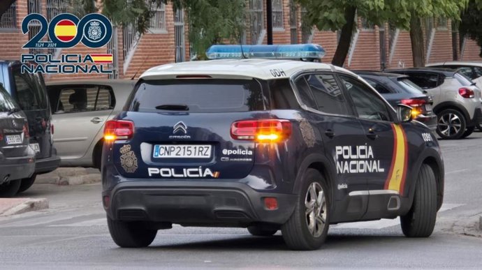 Archivo - Coche Patrulla de la Policía Nacional en Granada.