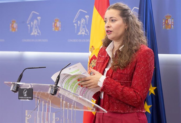 La portavoz del PP en el Congreso, Ester Muñoz, durante una rueda de prensa posterior a la Junta de Portavoces, en el Congreso de los Diputados, a 1 de octubre de 2025, en Madrid (España).