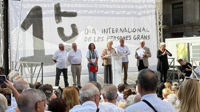 Vicky Peña leyendo el manifiesto.