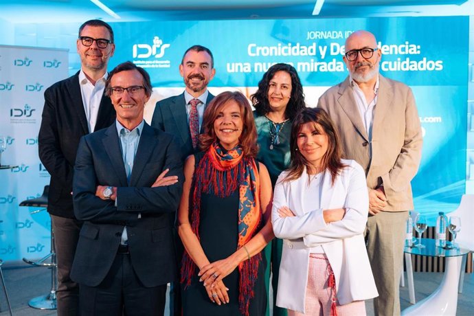 Los españoles otorgan una alta valoración a los servicios sociosanitarios para personas mayores y cuidadores