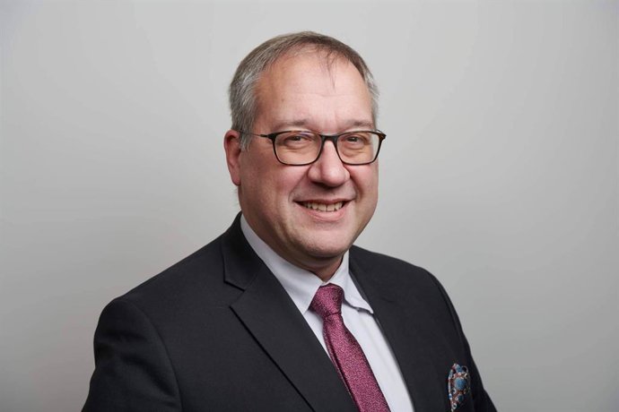 Emisor: Keyrus  Contacto: 646322851