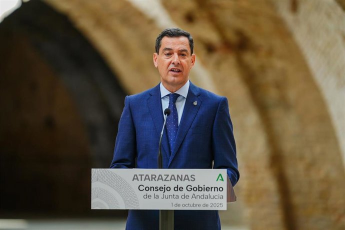 El presidente de la Junta de Andalucía, Juanma Moreno, durante la rueda de prensa tras el Consejo de Gobierno