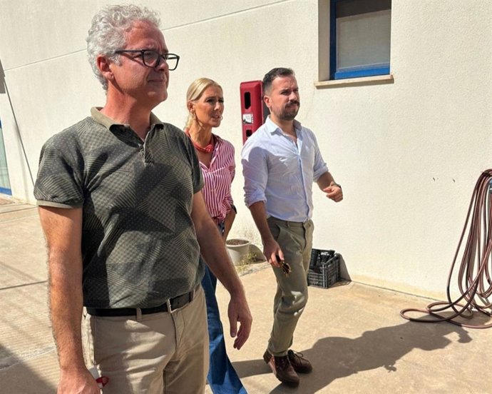 La gerente de la Fundación de Atención y Apoyo a la Dependencia y de Promoción de la Autonomía Personal, Sira Fiz, visita la Residencia Can Raspalls