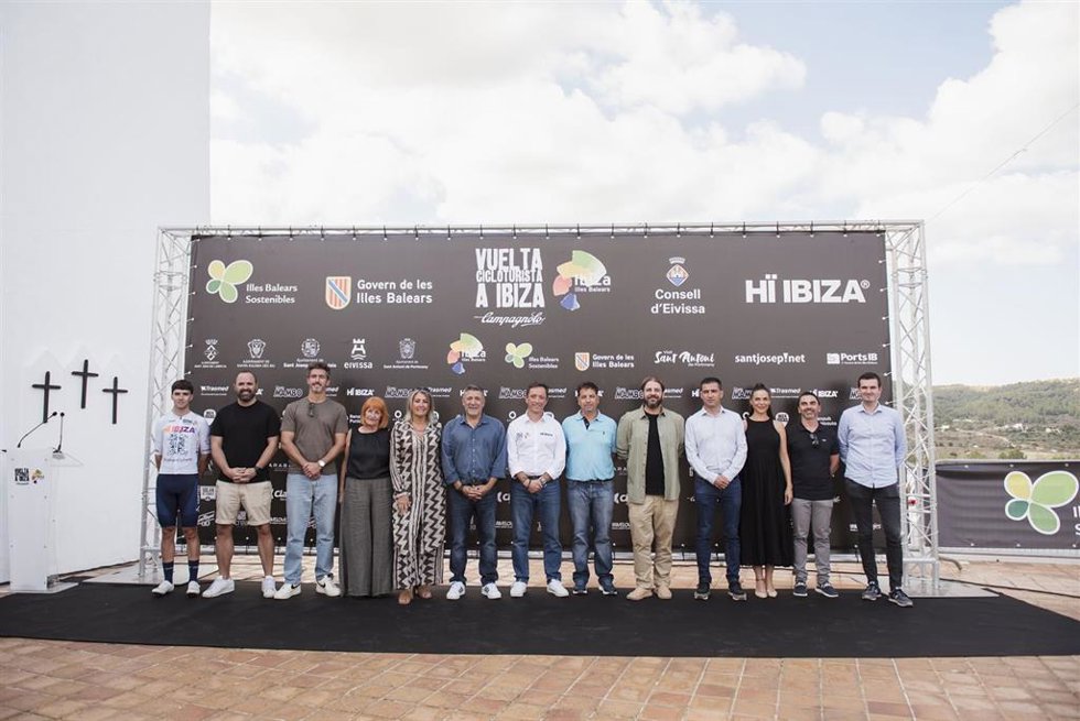 Presentación de la XXII Vuelta Cicloturista a Ibiza Campagnolo 2025.