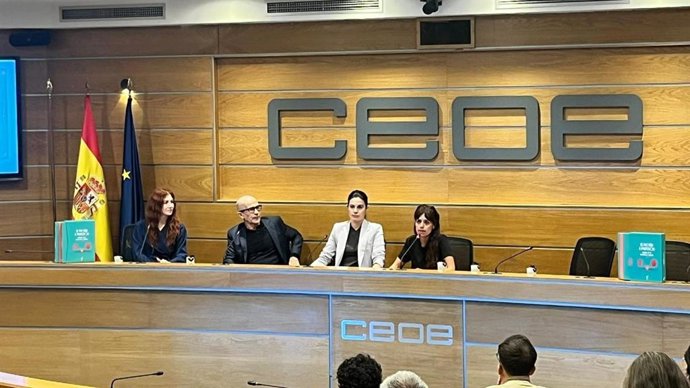 “De pasión a profesión. Manual de Industria Musical” y BIME impulsan la industria musical,