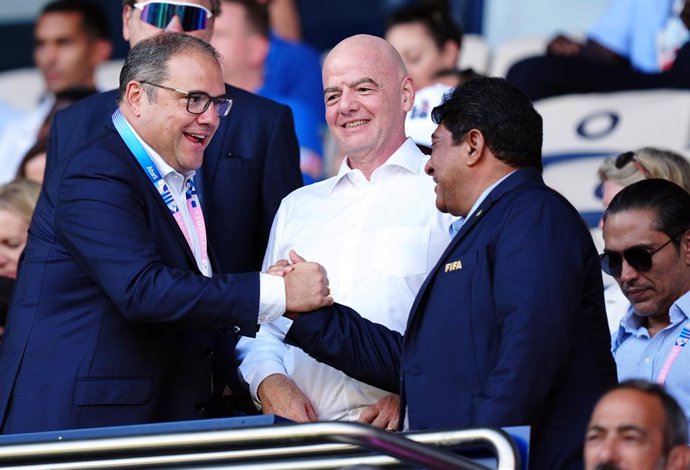 Archivo - 10 August 2024, France, Paris: Victor Montagliani, President of the CONCACAF alongside Gianni Infantino, FIFA President, watching the Women's Gold Medal soccer Match between USA and Brazil at Parc des Princes, on the fifteenth day of the 2024 Pa