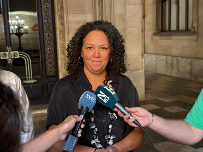 La portavoz socialista en el Consell, Catalina Cladera, en declaraciones a los medios.