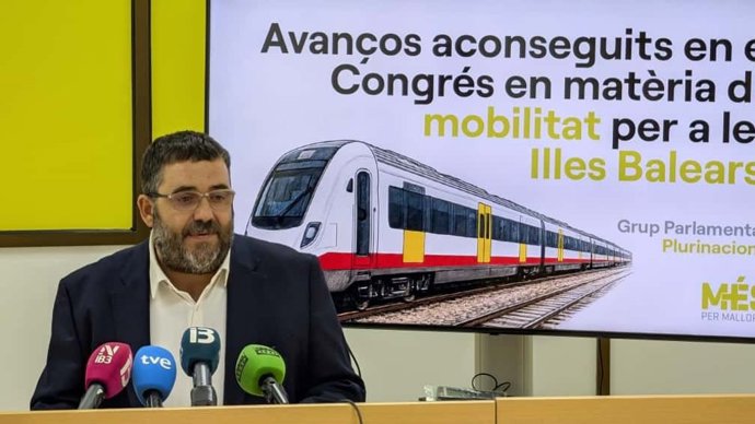 El diputado de Sumar-MÉS en el Congreso, Vicenç Vidal, en una rueda de prensa.