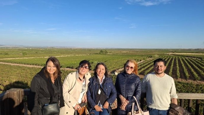 El Gobierno de La Rioja promociona la oferta turística de la región ante un grupo de periodistas italianos