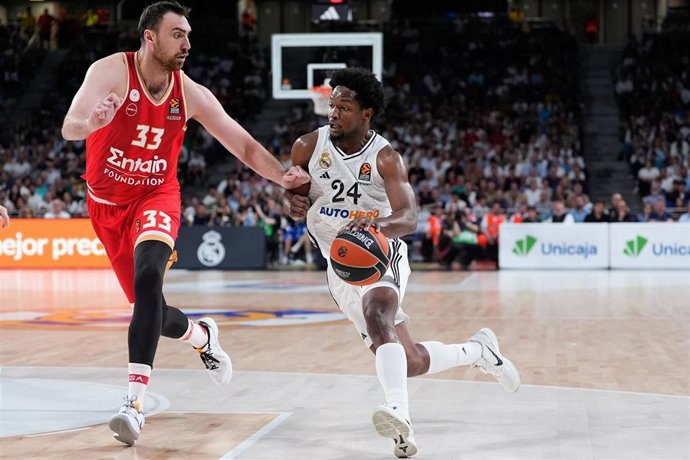 Archivo - Nikola Milutinov y Andreé Feliz en el Real Madrid-Olympiacos de los 'playoffs' de la Euroliga 24-25