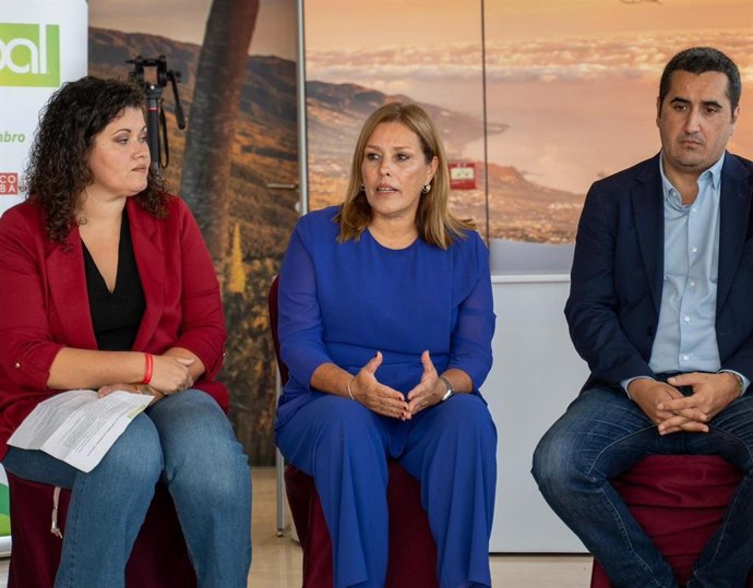 La presidenta del Parlamento de Canarias, Astrid Pérez, en una visita a INDISPAL