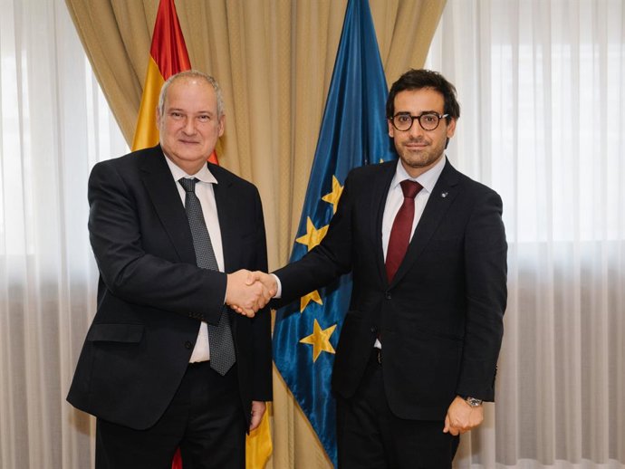 El ministro de Industria y Turismo, Jordi Hereu, y el vicepresidente ejecutivo y comisario de Prosperidad y Estrategia Industrial de la Comisión Europea, Stéphane Séjourné.