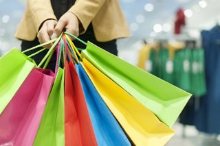 Archivo - Compras compulsivas.