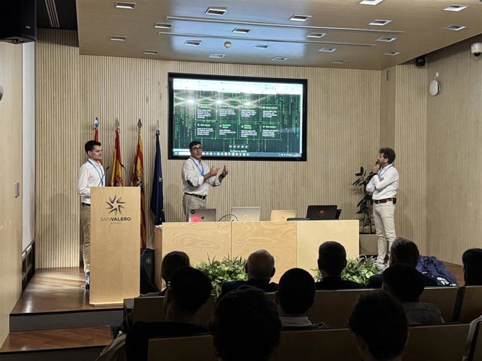 En la jornada se han podido ver clones digitales, ataques simulados y demostraciones en tiempo real.