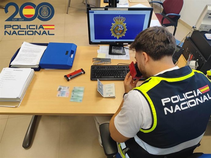 Desarticulado en Huelva un grupo acusado de regularizar a extranjeros con contratos falsos en el sector agrícola