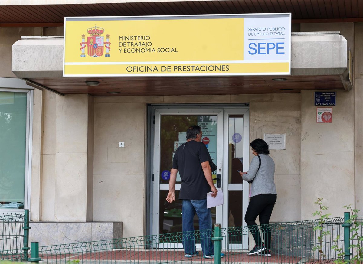 El paro baja en 4.846 personas en septiembre gracias a construcción y servicios y sigue en mínimos de 2007