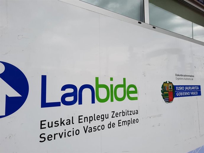 Lanbide mantiene el apoyo a trabajadores con bajos ingresos y lo mejora en el caso de familias monoparentales y amplias