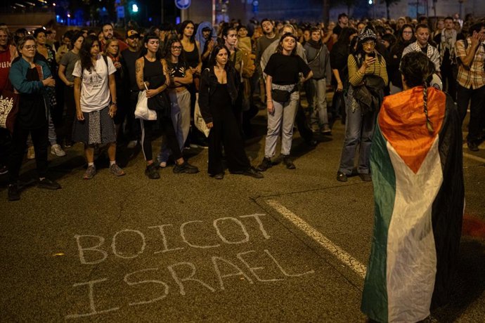 Concentració a Barcelona per a donar suport a la flotilla