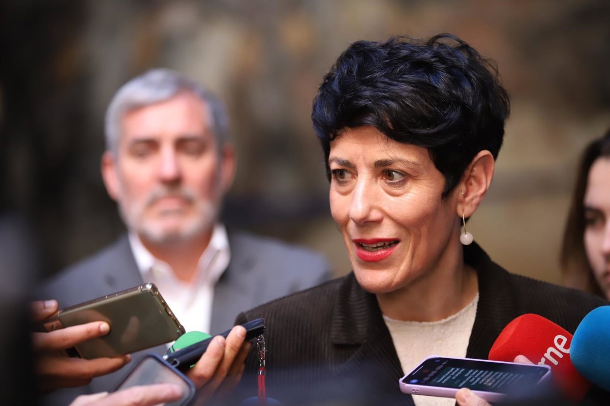 Saiz atribuye el error en el envío de un migrante de Canarias a Extremadura como menor a la  irresponsabilidad del PP 