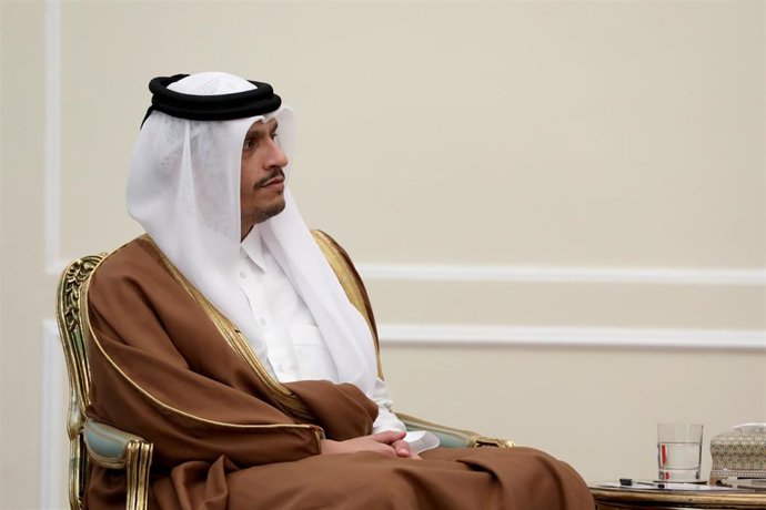 Archivo - El primer ministro de Qatar, Mohamed bin Abdulrahmán al Thani, durante una reunión oficial en la capital de Irán, Teherán (archivo)