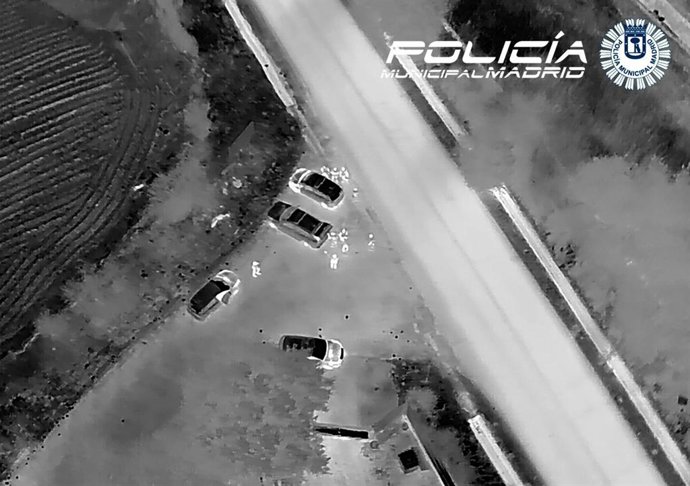 Patrullas de la Policía Municipal de Madrid localizan a una mujer de 78 años y con alzhéimer tras varias horas desaparecida en Vicálvaro