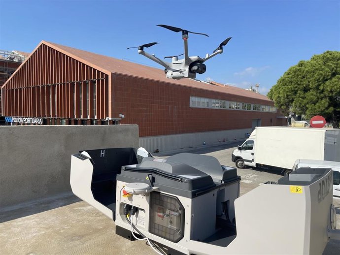 El Puerto de Barcelona incorpora un 'nido de drones' a su protección portuaria.