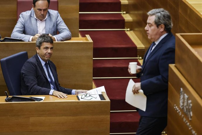 El 'president' de la Generalitat, Carlos Mazón, en la sesión de control este jueves en Les Corts