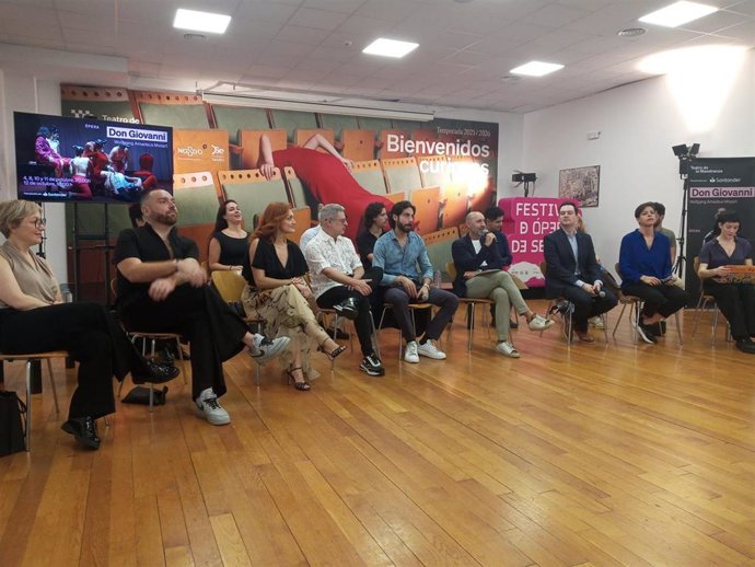Presentación de la ópera 'Don Giovanni' por parte del elenco de artistas, en el Teatro de la Maestranza.